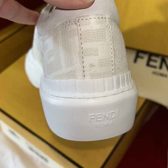 Fendi sneakers - Picture 5 of 8